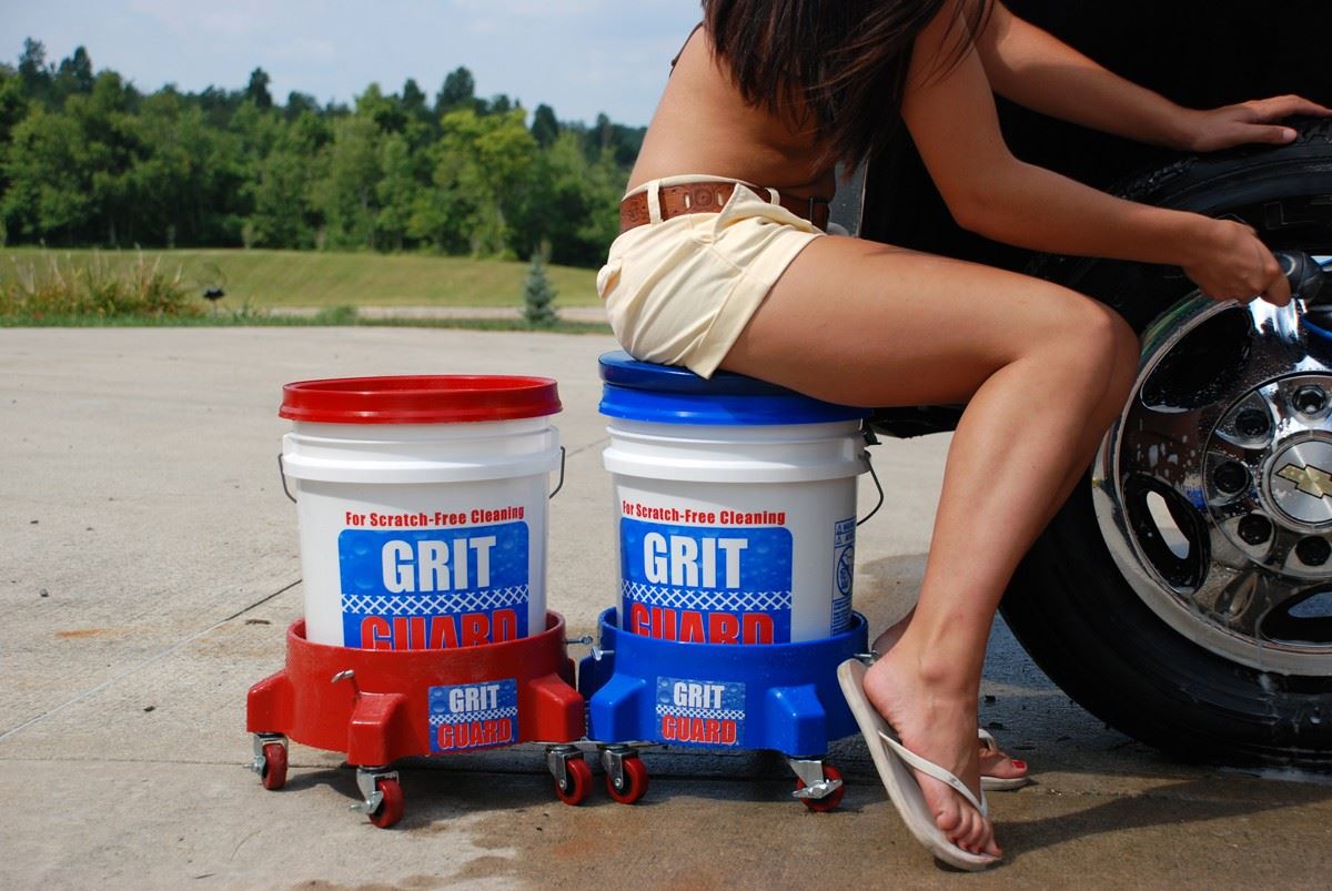UF Transparent 2 Bucket Wash & Rinse Set With Red & Blue Grit